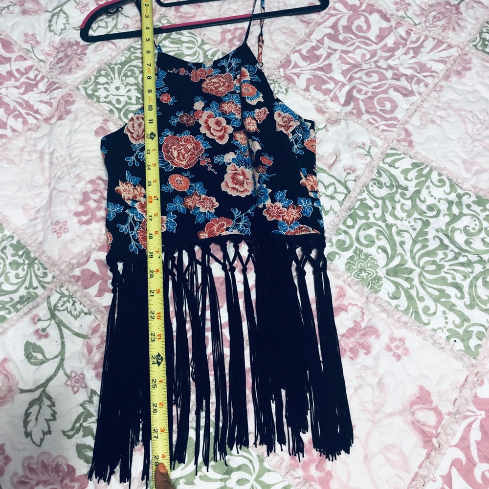 ❌SOLD❌Forever 21 Floral Fringe Top - Picture 5 of 7
